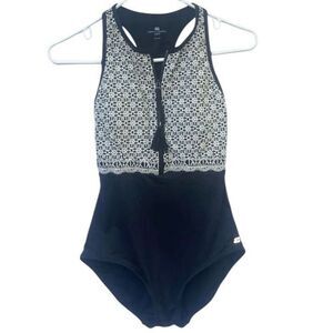 Beach House Sport Black & White Crochet Front Zip One-Piece Swimsuit Sz Medium
